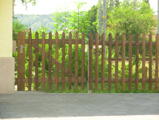 Zaun aus Holz - Palisadenzaun